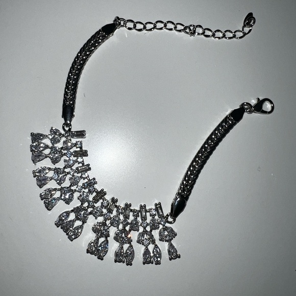 Gorgeous statement bracelet - Picture 2 of 2